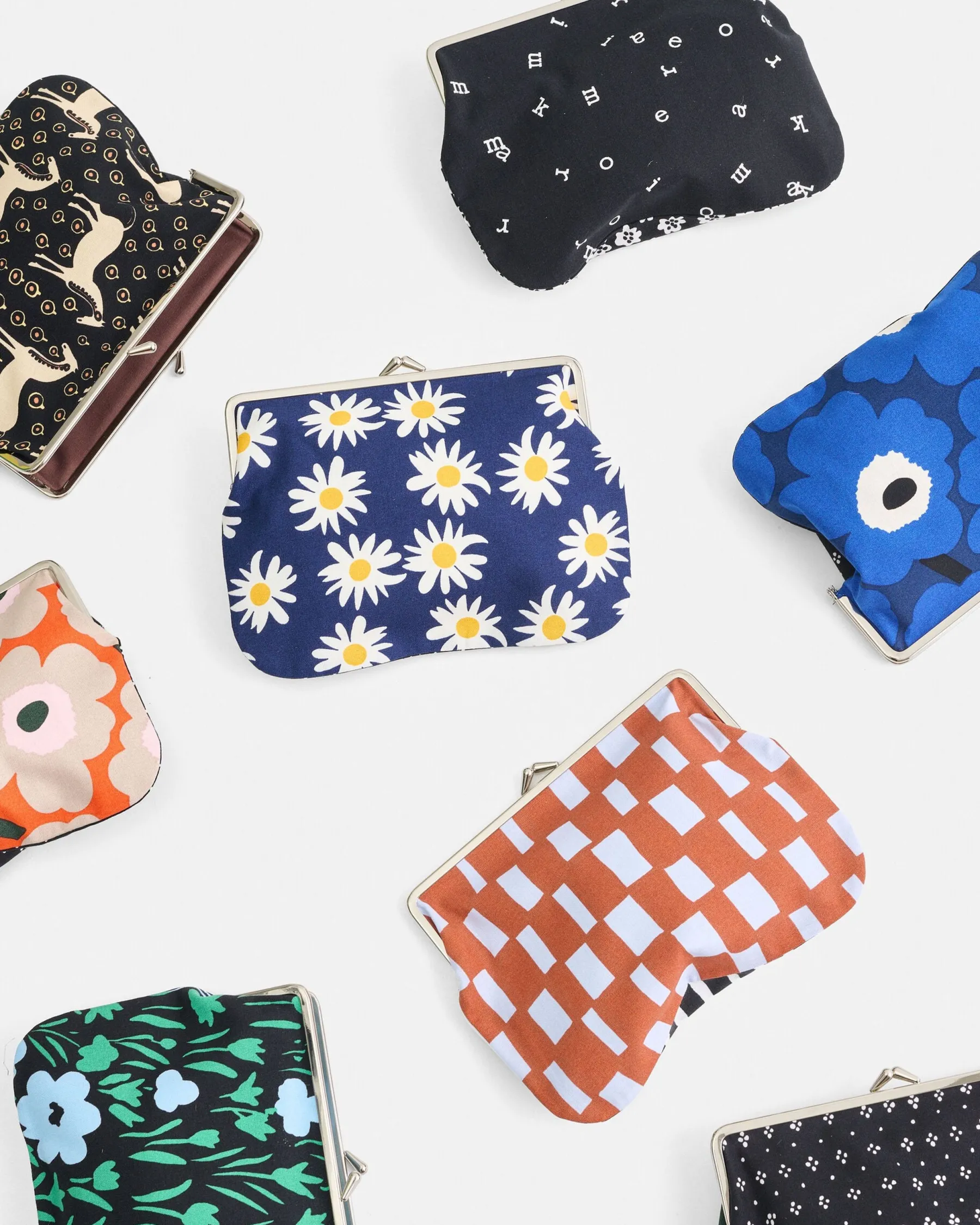 Kukkarot Ja Lompakot^Marimekko Puolikas Kukkaro Vu00E4Rit & Kuviot Vaihtelevat